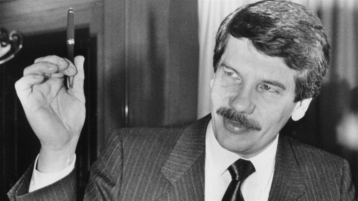 PHOTO : LA PRESSE CANADIENNE / BILL GRIMSHAW - L'ancien maire de Montréal Jean Doré en 1986 (archives) 